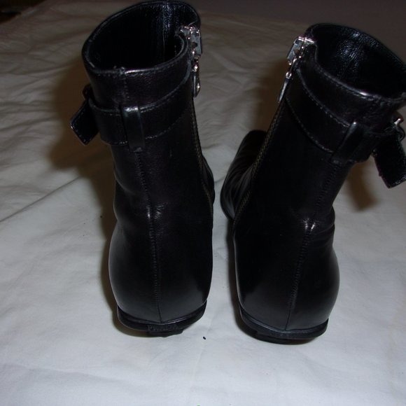 PRADA WOMEN'S BLACK LEATHER ANKLE BOOTS 36 B - Picture 5 of 6